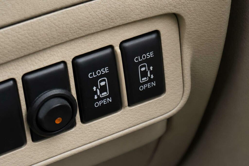Nissan Elgrand Pop Top 4 Berth Full Camper Conversion Lpg Black #38