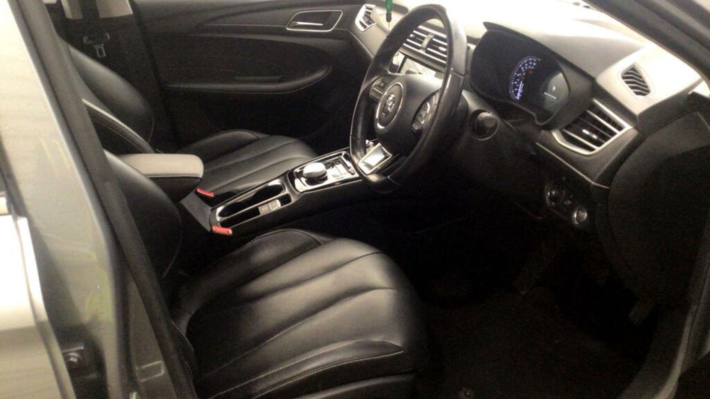 MG MG5 Exclusive Silver #5
