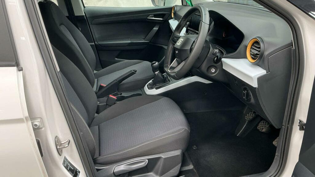 Seat Arona Se White #5