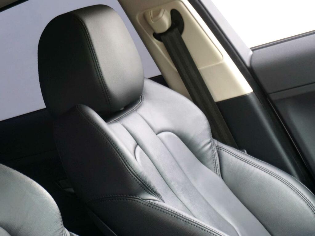 Land Rover Range Rover Evoque Pure White #2