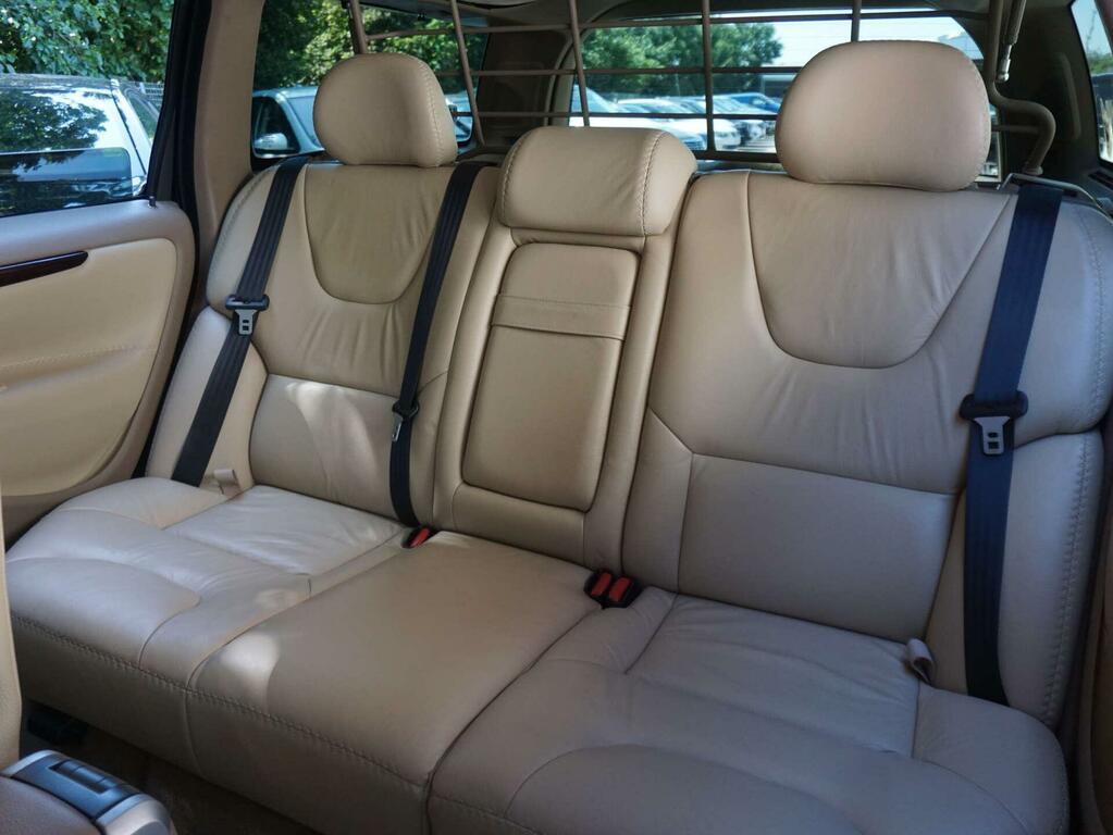 Volvo XC70 2.4 D5 Se Geartronic 185 Gold #11