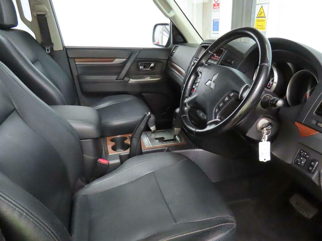 Mitsubishi Shogun Sg3 Black #5