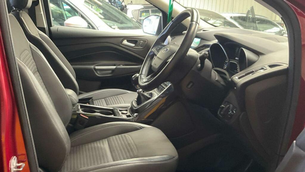 Ford Kuga Titanium Red #5