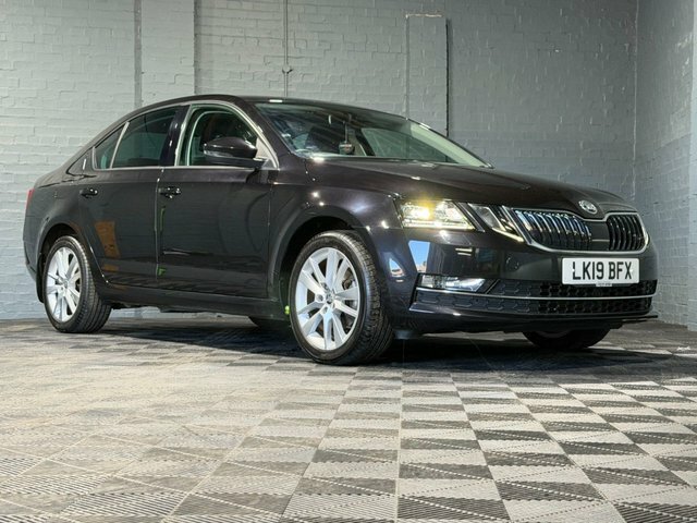 Skoda Octavia 2019 1.5 Tsi Gpf Act Se L Hatchback Dsg LK19BFX Black #2
