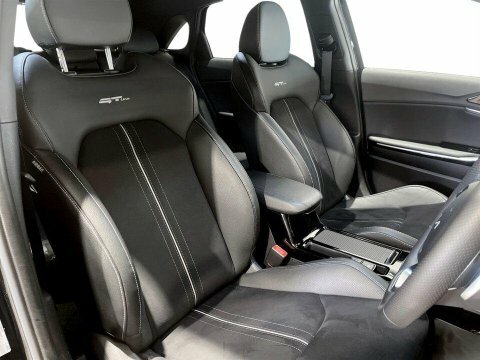 Kia Ceed Hatchback Red #11