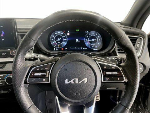 Kia Ceed Hatchback Red #13