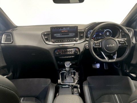 Kia Ceed Hatchback Red #20
