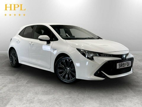 Toyota Corolla 2019 19 1.8 White