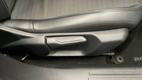 Peugeot 2008 Hatchback Grey #22