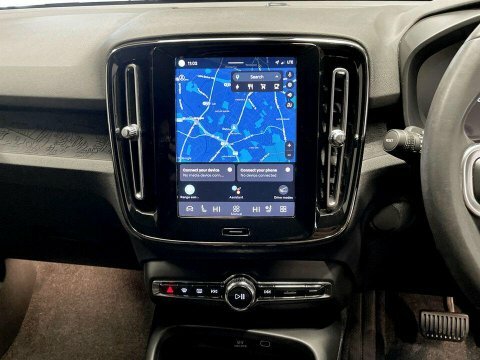 Volvo XC40 Plus Black #18