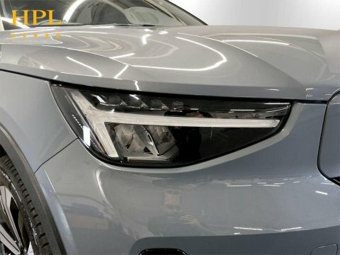 Volvo XC40 Plus Black #9