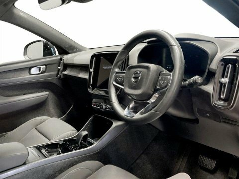 Volvo XC40 Plus Black #12