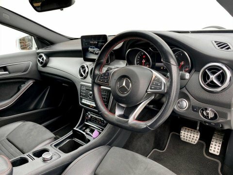 Mercedes-Benz GLA Class 2021 71 1.3 #12