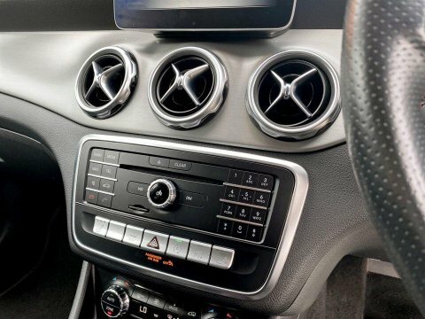 Mercedes-Benz GLA Class 2021 71 1.3 #18