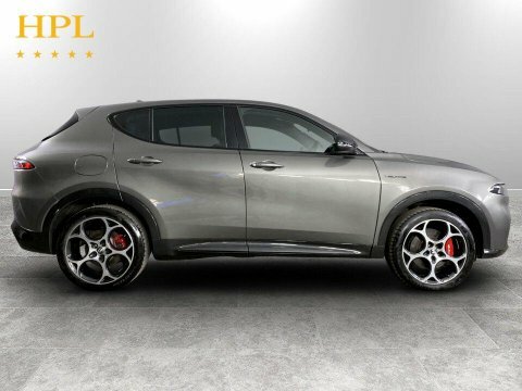 Alfa Romeo Tonale Hatchback Veloce  #8