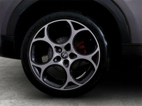 Alfa Romeo Tonale Hatchback Veloce  #10