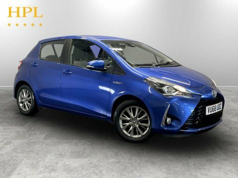 Toyota Yaris 1.5 Hybrid Dynamic Cvt  #1