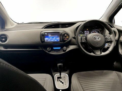 Toyota Yaris 1.5 Hybrid Dynamic Cvt  #19