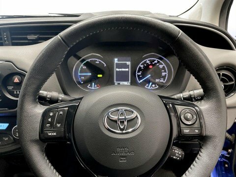 Toyota Yaris 1.5 Hybrid Dynamic Cvt  #13