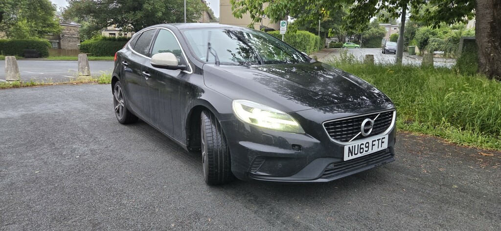 Volvo V40 2.0 R-design Pro T2 Black #2