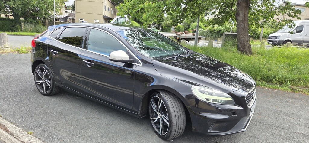 Volvo V40 2.0 R-design Pro T2 Black