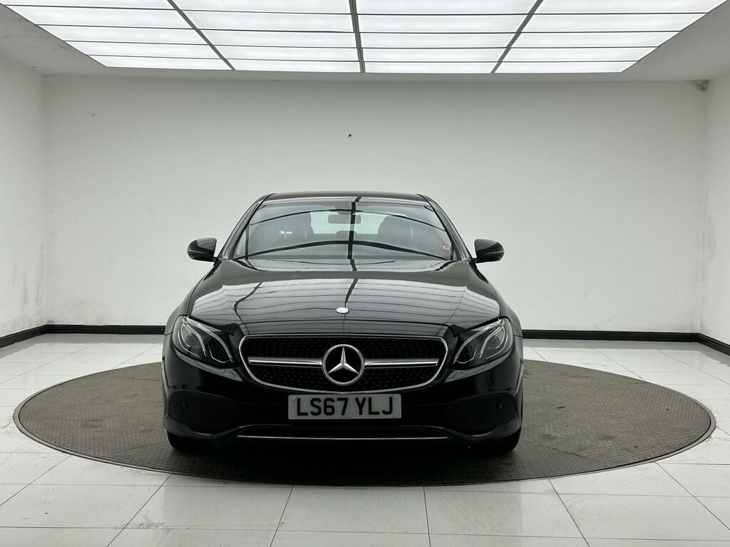 Mercedes-Benz E Class Se Black #2