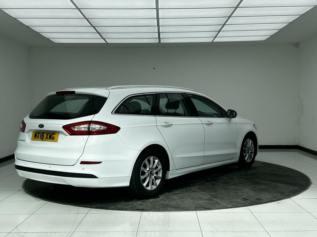 Ford Mondeo Zetec White #6