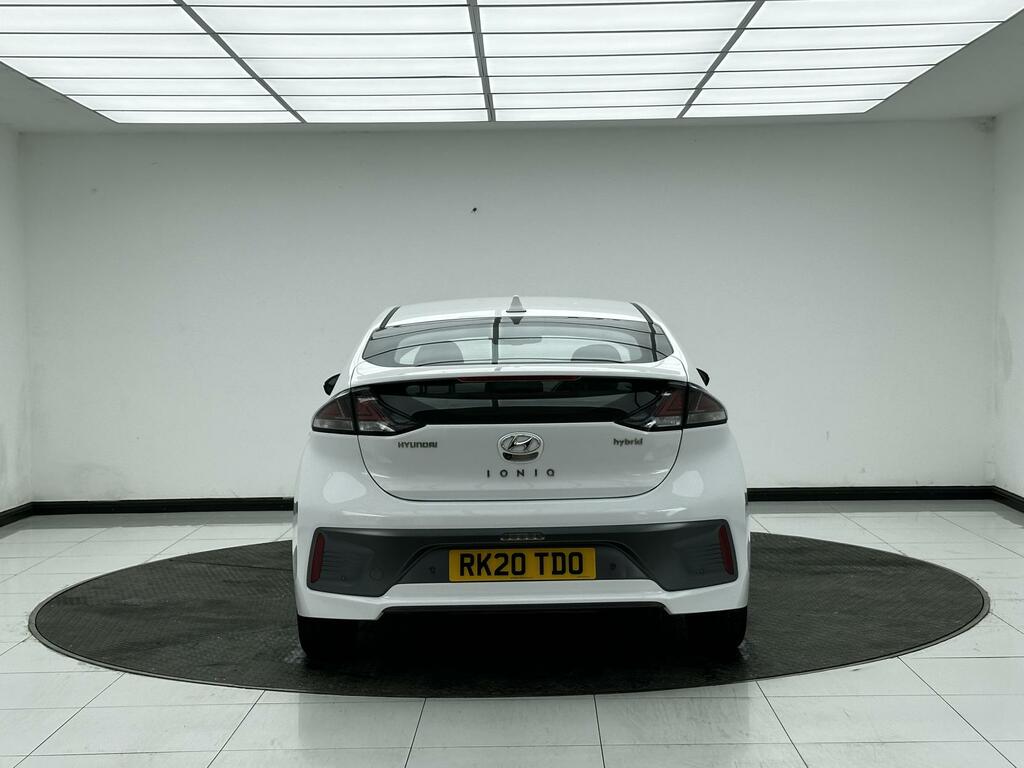 Hyundai Ioniq Premium White #5
