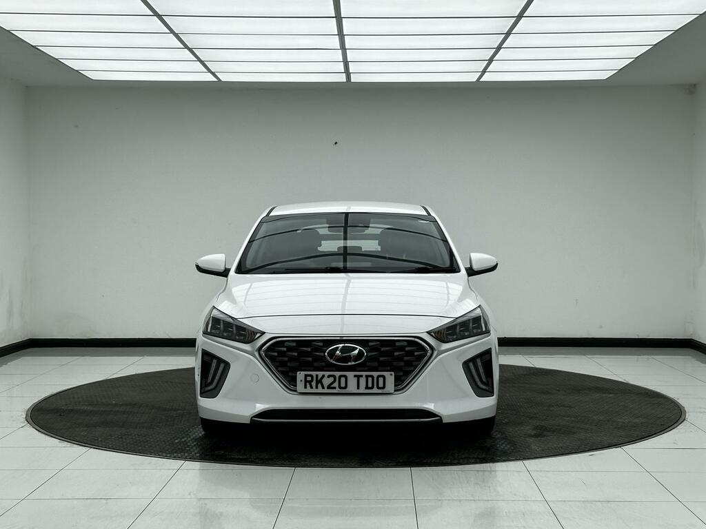 Hyundai Ioniq Premium White #2