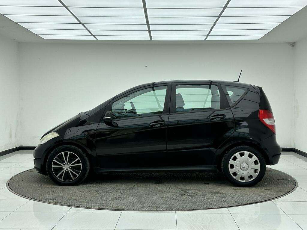 Mercedes-Benz A Class Classic Se Black #3