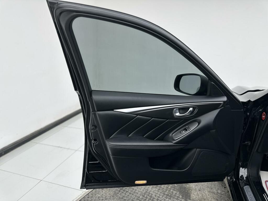 Infiniti Q50 Q50 Executive D Black #22