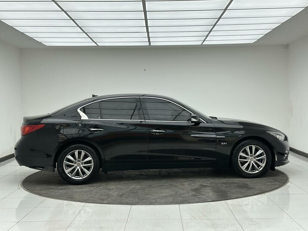 Infiniti Q50 Executive Black #6