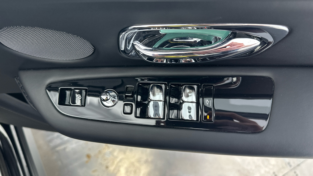 Rolls-Royce Cullinan Black Badge Black #33