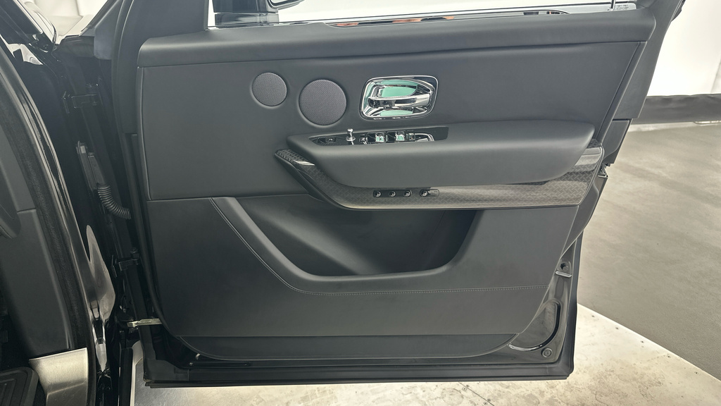 Rolls-Royce Cullinan Black Badge Black #32