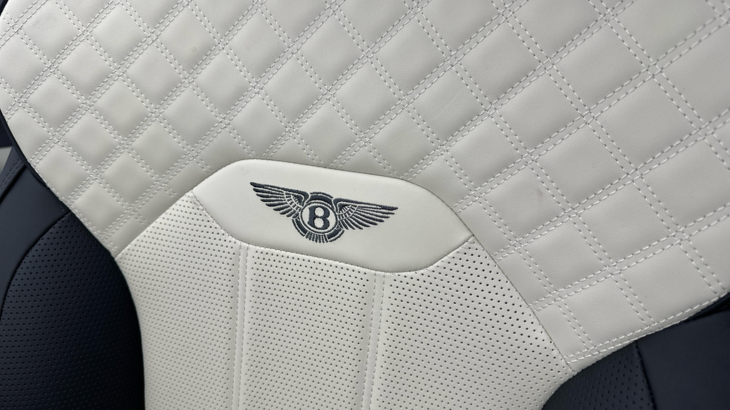 Bentley Bentayga 4.0 V8 First Edition Extended Wheel Base #29