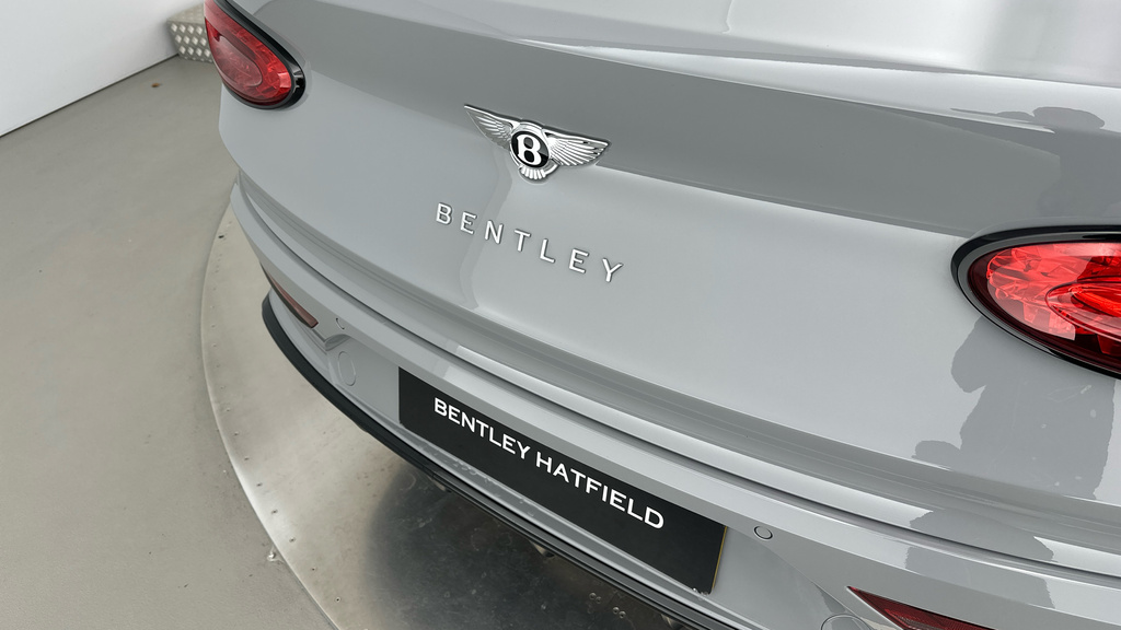 Bentley Bentayga 4.0 V8 First Edition Extended Wheel Base #32