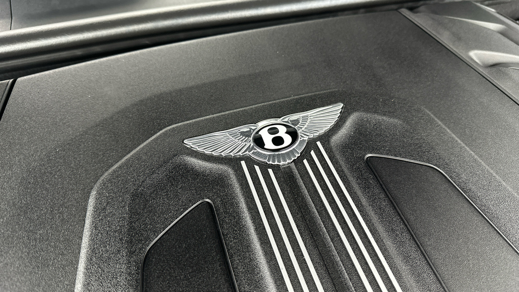 Bentley Bentayga 4.0 V8 First Edition Extended Wheel Base #33