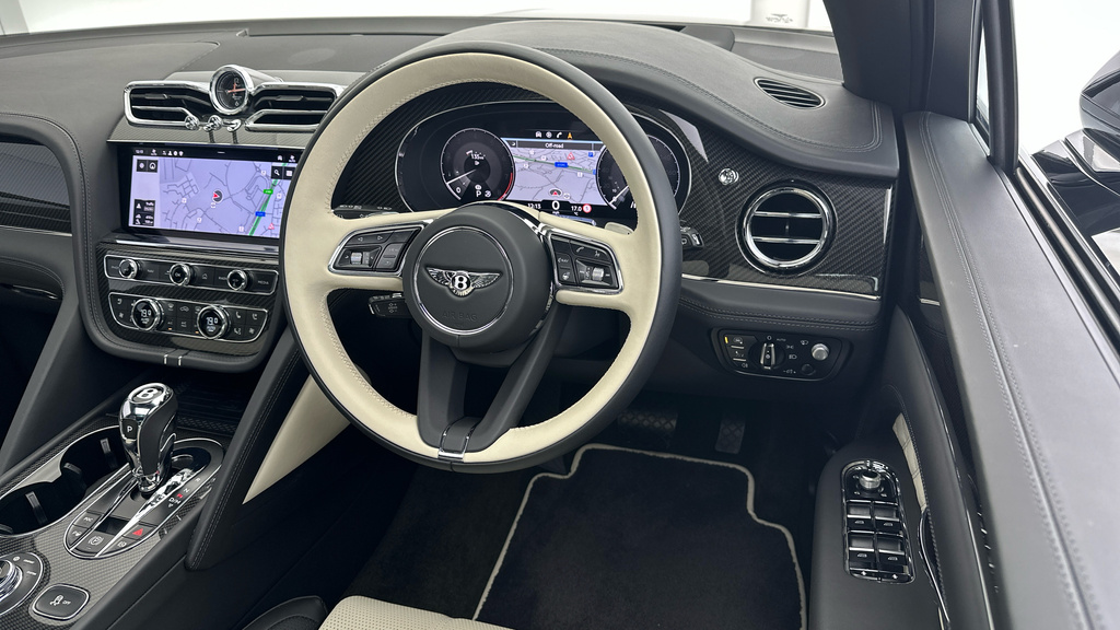 Bentley Bentayga 4.0 V8 First Edition Extended Wheel Base #23