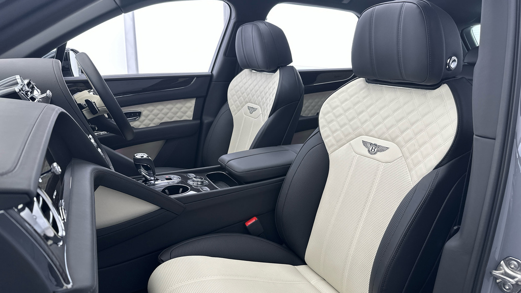 Bentley Bentayga 4.0 V8 First Edition Extended Wheel Base #12