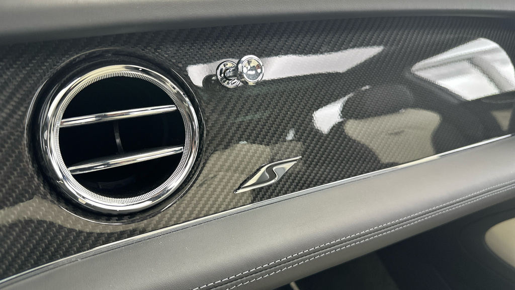 Bentley Bentayga 4.0 V8 First Edition Extended Wheel Base #40