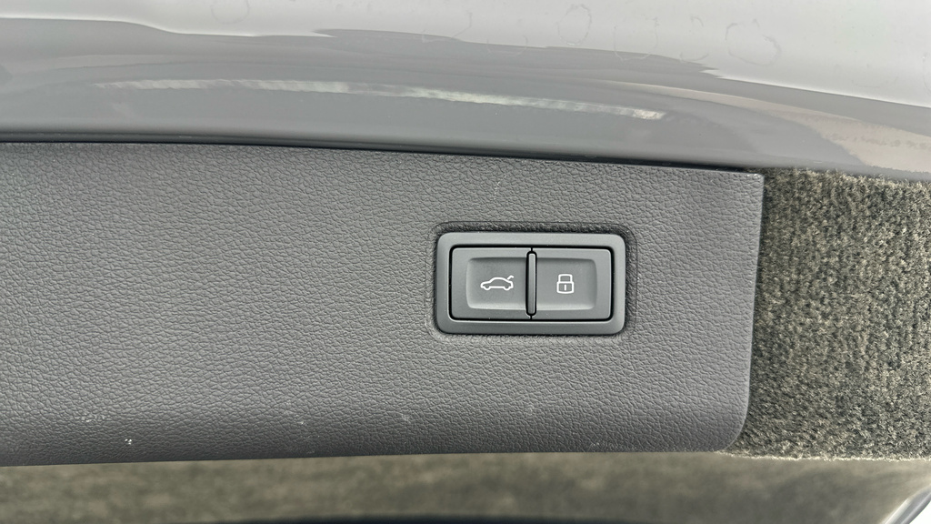 Bentley Bentayga 4.0 V8 First Edition Extended Wheel Base #28