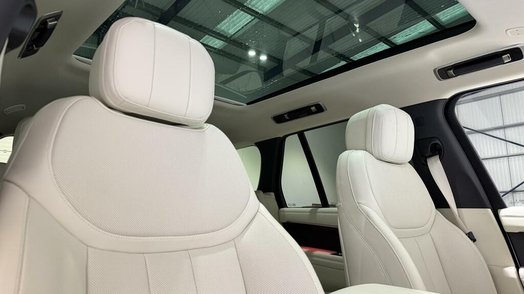 Land Rover Range Rover 3.0 P440e 38.2Kwh Se Suv Plug-in Hybrid White #3