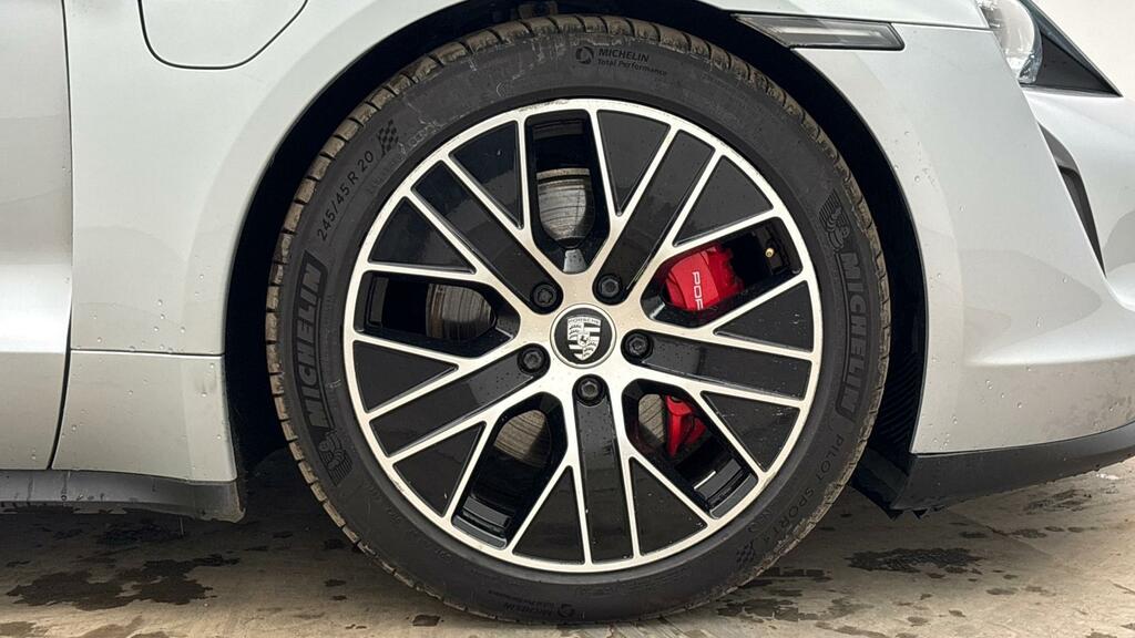 Porsche Taycan Performance Plus 93.4Kwh 4S Saloon Au GN70WDL Silver #4