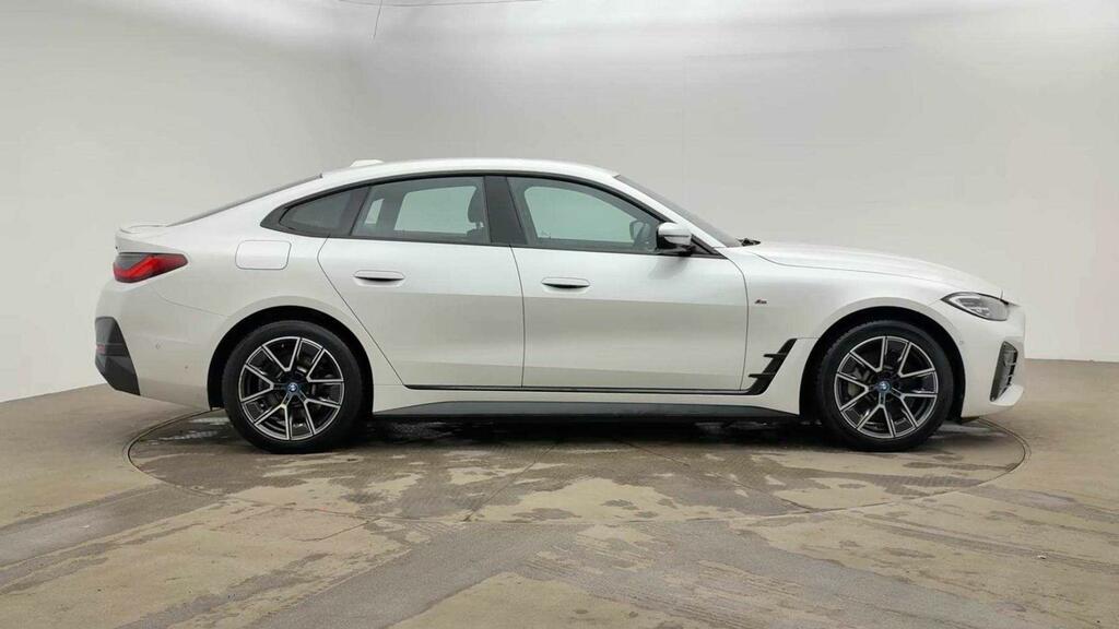 BMW i4 M Sport White #5