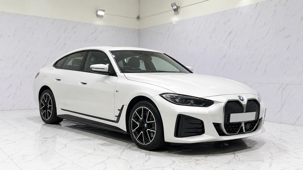 BMW i4 M Sport White