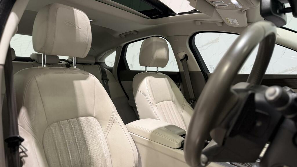 Jaguar XF Portfolio Black #4