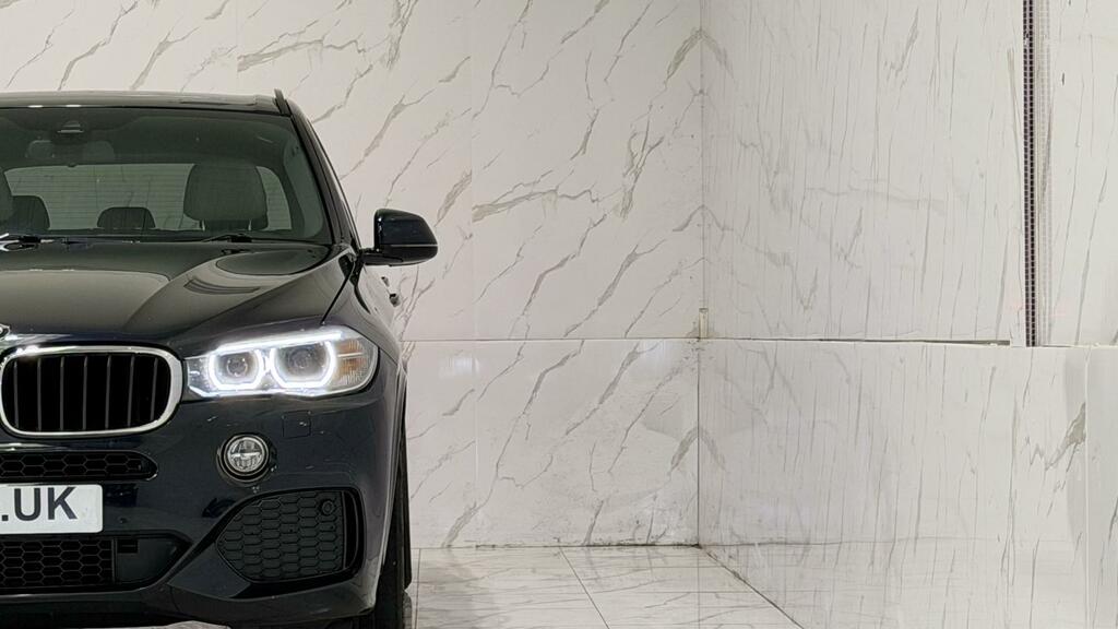 BMW X5 M M50d White #35