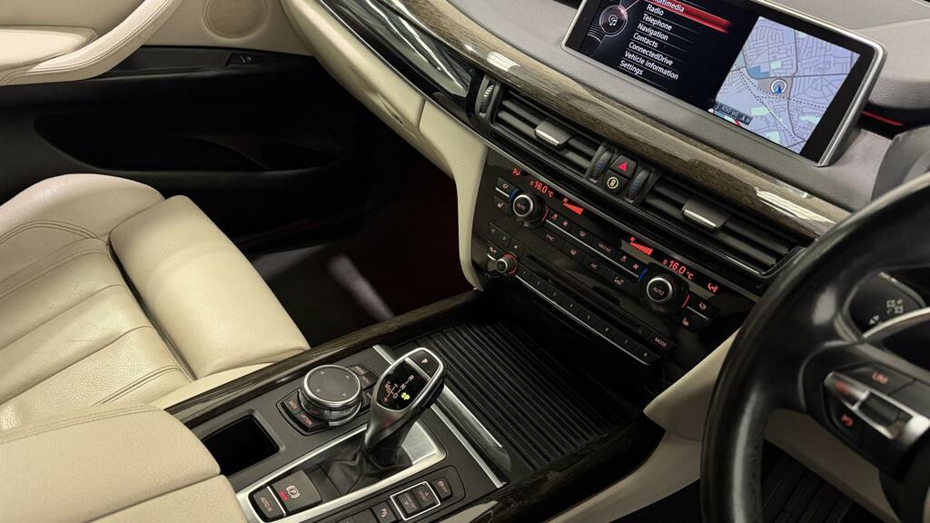 BMW X5 M M50d White #23