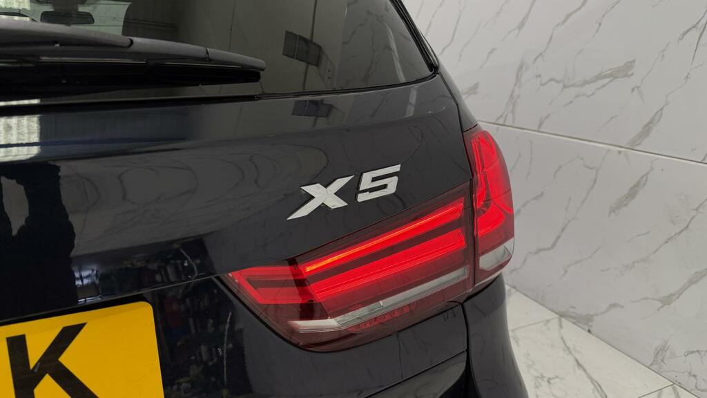 BMW X5 M M50d White #45