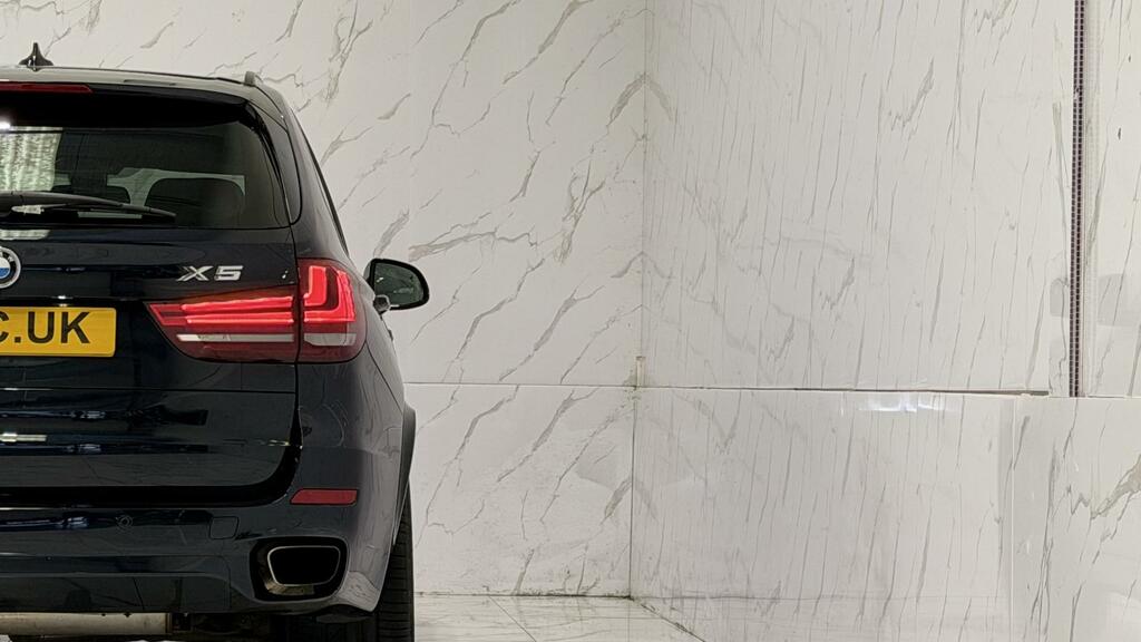 BMW X5 M M50d White #47